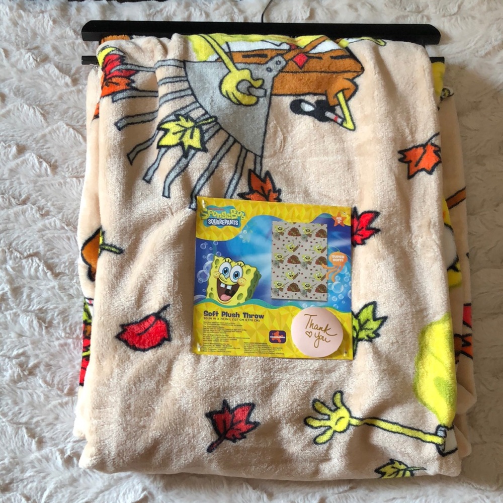 SpongeBob SquarePants Fall Leaves Plush Throw Blanket - Cream, Yellow & Red